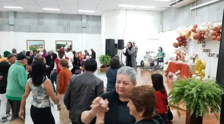 Com show, emoção e bolo, Casa do Idoso Centro celebra 18 anos de histórias e integração