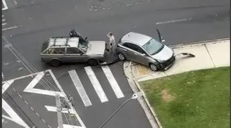 Cruzamento no Jardim Esplanada registra mais um acidente e reacende debate sobre sinalização