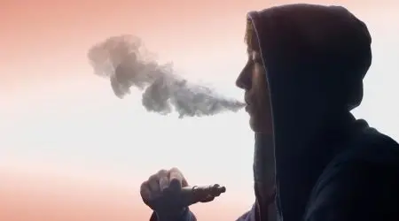 Cigarro eletrônico entre adolescentes acende alerta na saúde pública