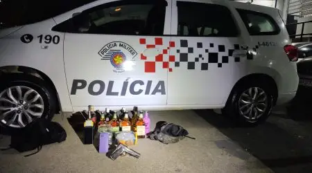 Homem é preso e menor apreendido pela PM após roubo na zona leste