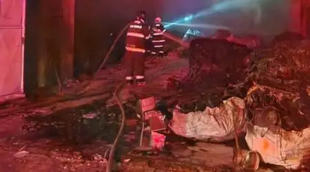 Incêndio consome galpão, mobiliza bombeiros e Defesa Civil em Caçapava