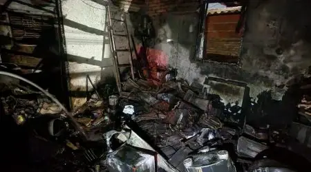 Incêndio em residência mobiliza bombeiros e salva idoso acamado na Vila Paiva