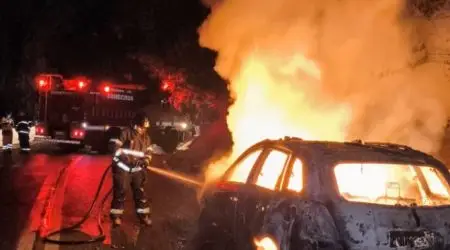 Incêndio em veículo na serra de Ubatuba assusta motoristas e interdita rodovia Oswaldo Cruz
