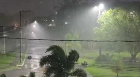 Madrugada com chuva intensa traz alívio momentâneo ao calor em São José dos Campos
