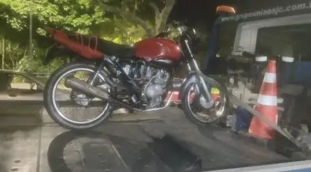 Motociclista é preso por desobediência e crime de trânsito em São José dos Campos