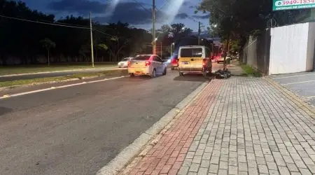 Motociclista fica ferido ao colidir com caminhão no Urbanova