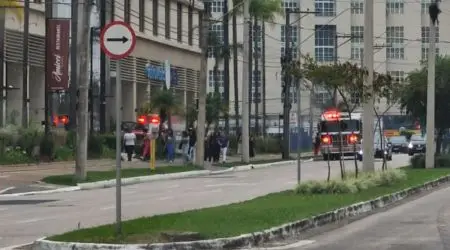 Princípio de incêndio em árvore de Natal mobiliza funcionários e Bombeiros no Jardim Aquarius