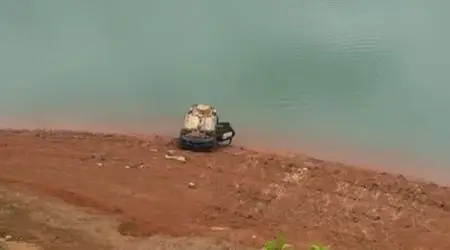 Carro jogado na represa do Jaguari reaparece com baixa da água