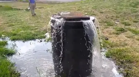 Sabesp resolve vazamento de esgoto no bairro Santa Julia