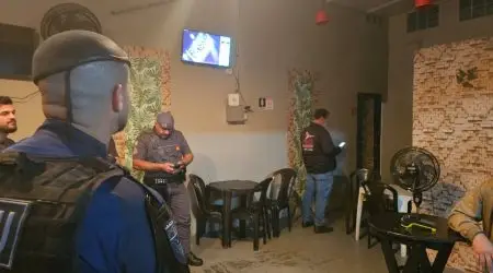 Vigilância e Procon interditam adegas e bares em Jacareí