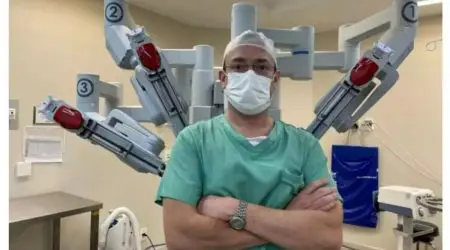 Cirurgia robótica inédita é realizada em São José dos Campos
