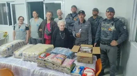Polícia Militar realiza doação de alimentos a família vulnerável e entidade em Jacareí