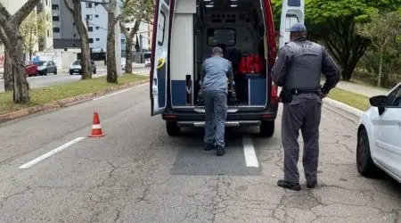 Acidente no Bosque dos Eucaliptos, em São José dos Campos, deixa motociclista ferida