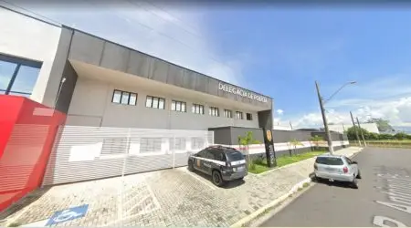 Polícia Militar atendeu ocorrência de homicídio dentro de residência no bairro Vila Passos, em Lorena.