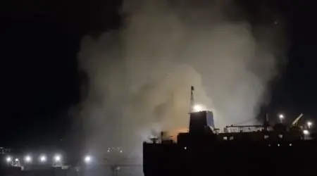 Incêndio navio no Porto de São Sebastião/ Foto: Diário Caiçara