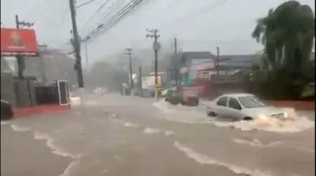 Chuva forte provoca alagamentos e enxurradas na Costa Sul de São Sebastião neste domingo