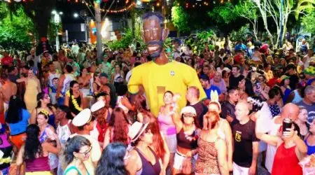 Carnaguá Folia 2026 reúne blocos e movimenta folia em Caraguatatuba