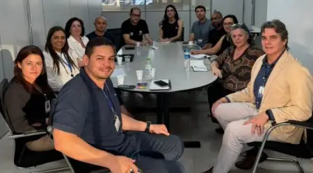 Representantes do Conseg-Centro Oeste e demais interessados em reunião na secretaria de Defesa do Cidadão