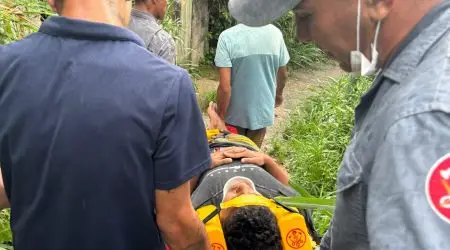 Adolescente de 14 anos sofre queda de telhado e é socorrido pelo Corpo de Bombeiros em São Sebastião