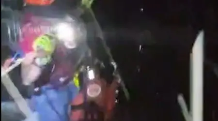 Casal de jovens é resgatado após 'cabeça d'água' em cachoeira de Ilhabela durante chuvas inte