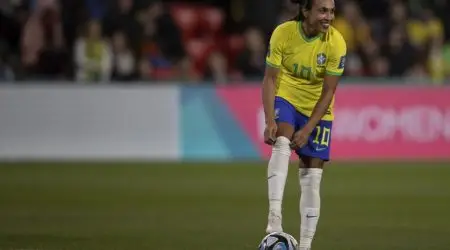 Marta retorna à seleção brasileira para amistosos contra os Estados Unidos em junho