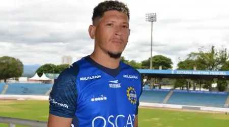 Mais um reforço: Clessione é apresentado pelo São José para o Paulistão A-2 de 2026