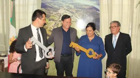 Professora Helô toma posse na prefeitura de Paraibuna