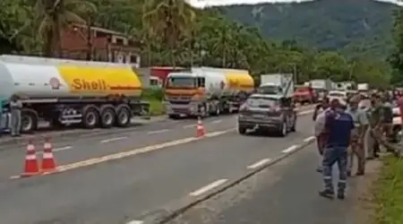 Ubatuba e Caraguá enfrentam transtornos após bloqueio para caminhões na ponte da Maranduba