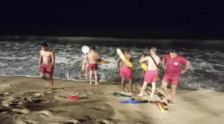 Mulher entra no mar à noite, desaparece e mobiliza bombeiros na Martim de Sá