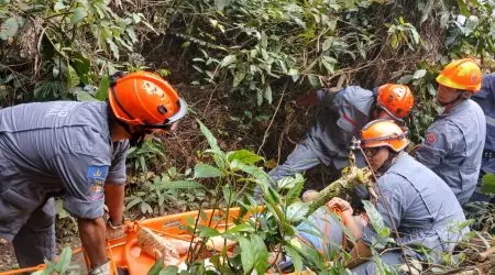 Turista dos Estados Unidos de 53 anos fratura tornozelo em cachoeira de Ilhabela